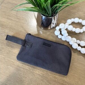 Salvatore Ferragamo Perfume Avianca Zip Around Make Up Cosmetic Bag Travel